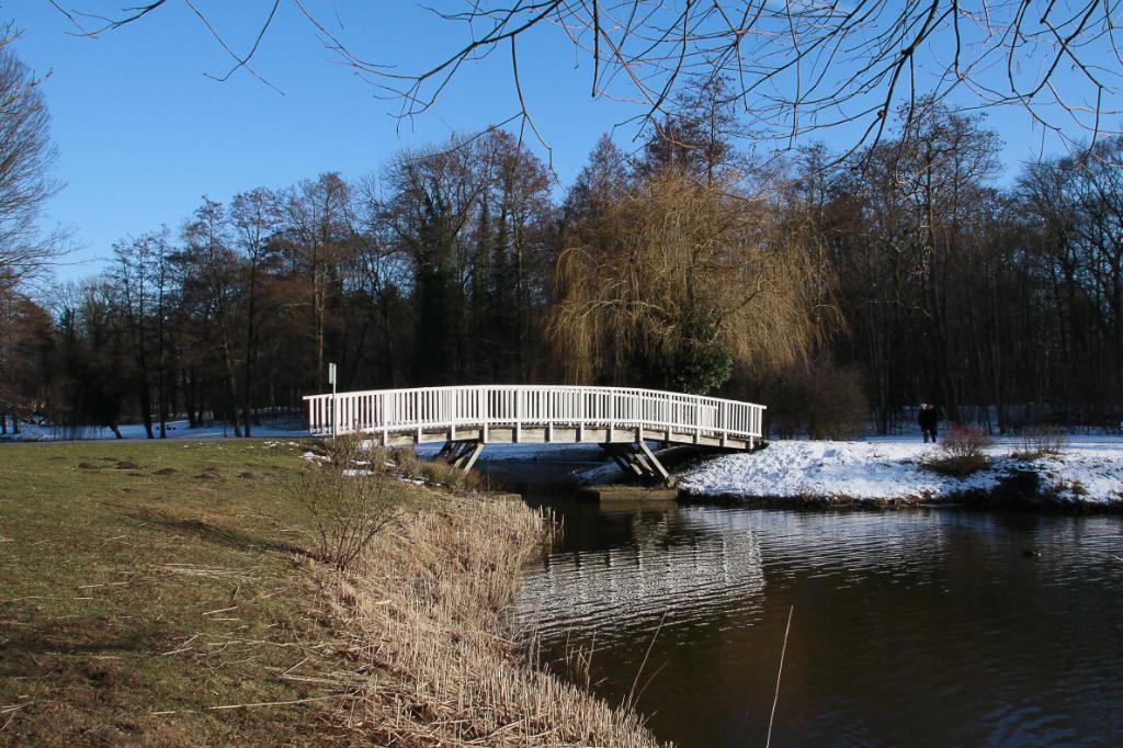 Brücke über den Kurparkteich.JPG - Brücke über den Kurparkteich / Hamm